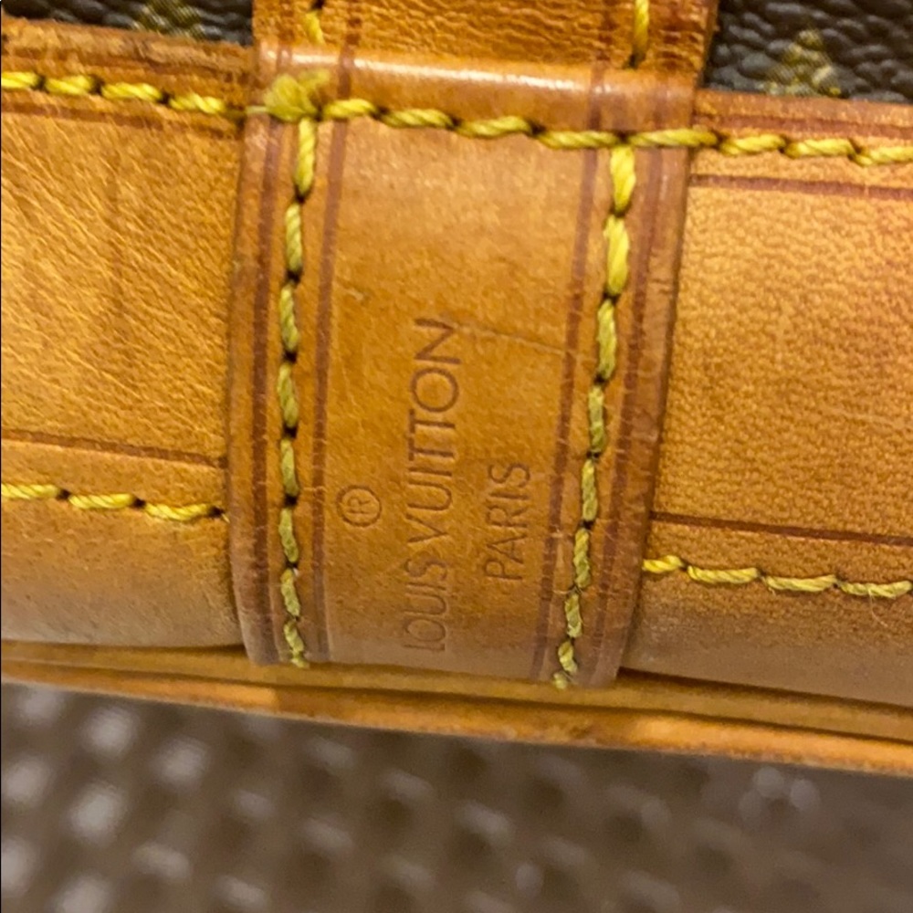 ๐SOLD๐ Louis Vuitton Bucket GM - Picture 11 of 16